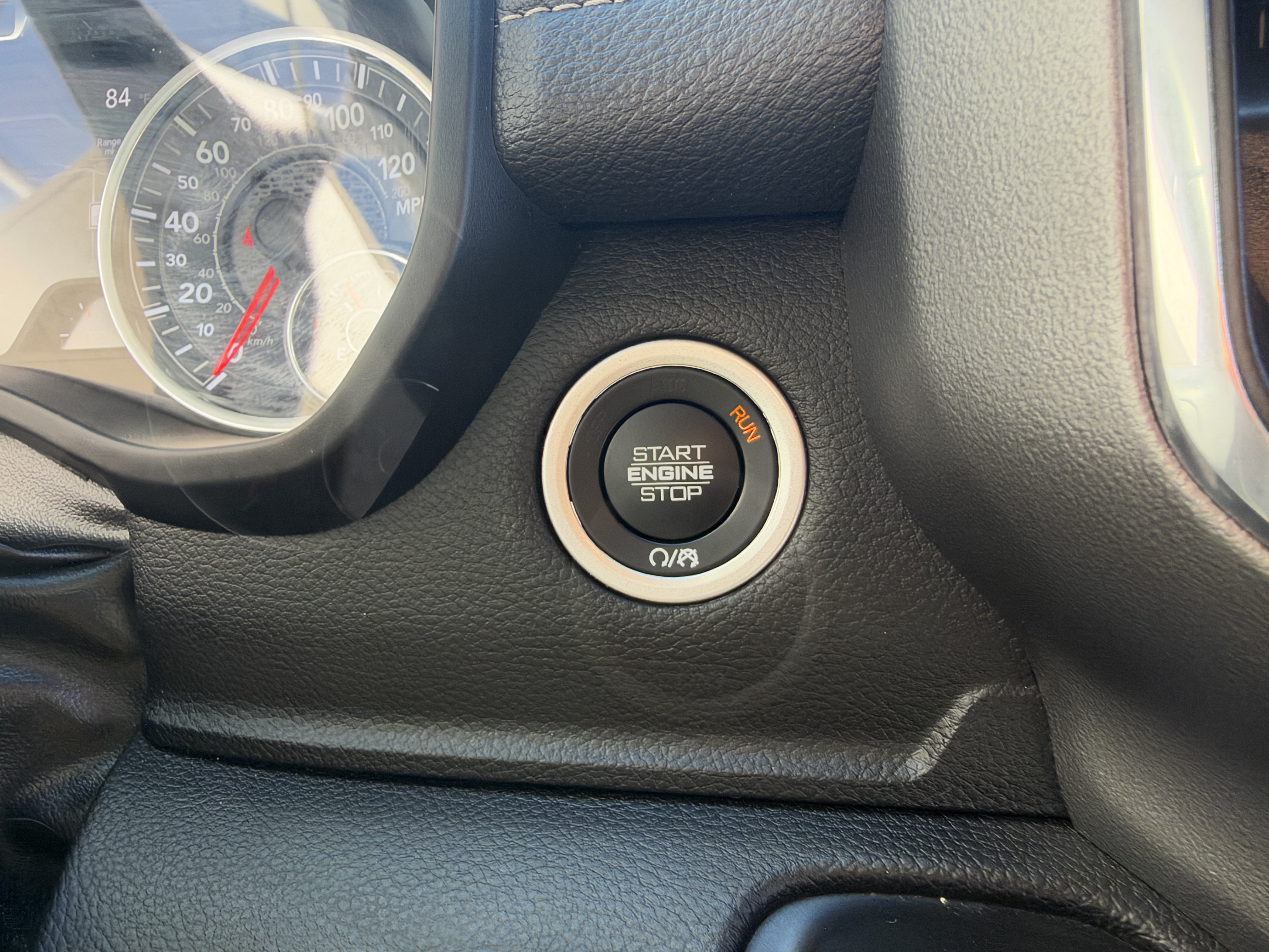 Used 2024 RAM 1500 Laramie AWD/4WD image 42