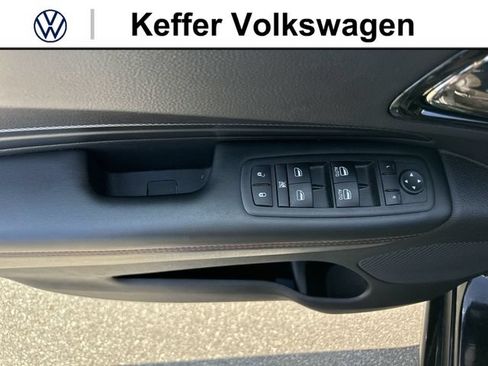 Used 2025 Dodge Durango GT RWD image 15