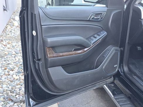 Used 2019 Chevrolet Tahoe LT w/ LT Signature Package image 20