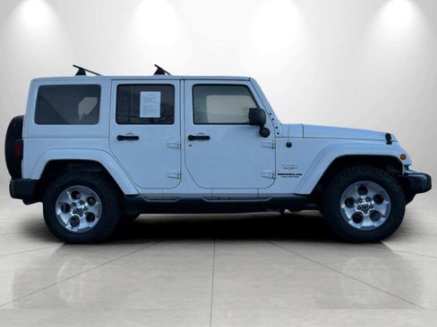 Used 2014 Jeep Wrangler Unlimited Sahara w/ Connectivity Group image 8