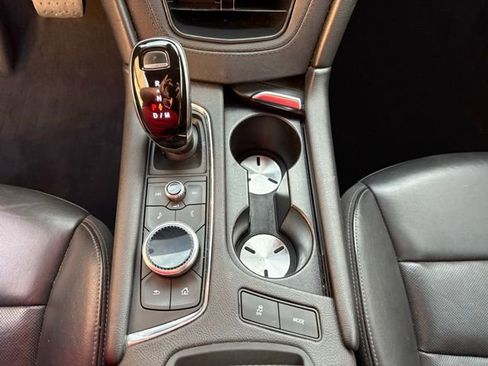 Used 2021 Cadillac XT6 Premium Luxury image 20