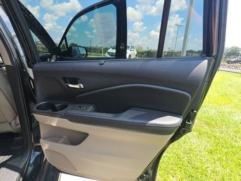 Used 2019 Honda Pilot Touring image 16