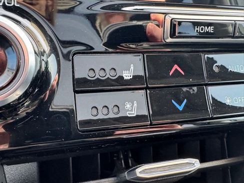 Used 2022 Toyota Highlander Platinum image 19