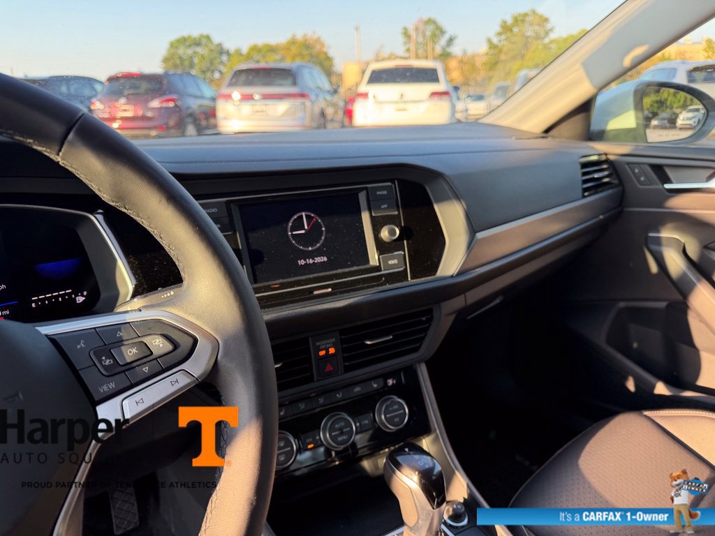 Used 2024 Volkswagen Jetta SE w/ Panoramic Sunroof Package FWD image 15