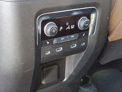 Used 2021 Chevrolet Suburban Premier w/ Premium Package AWD/4WD image 19