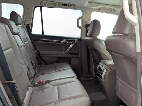 Used 2016 Lexus GX 460 w/ Premium Package image 18