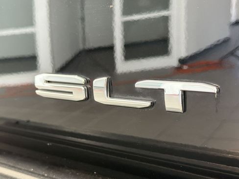Used 2023 GMC Yukon XL SLT w/ SLT Premium Package RWD image 38