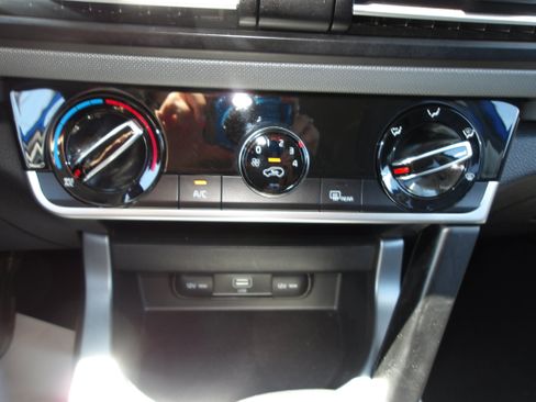 Used 2023 Kia Seltos LX AWD/4WD image 19
