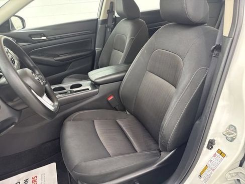 Used 2025 Nissan Altima 2.5 SV FWD image 16