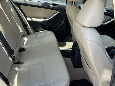 Used 2016 Volkswagen Jetta SE FWD image 18