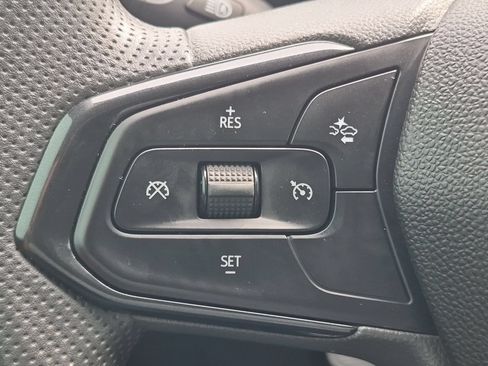Used 2024 Chevrolet Trax LT FWD image 14