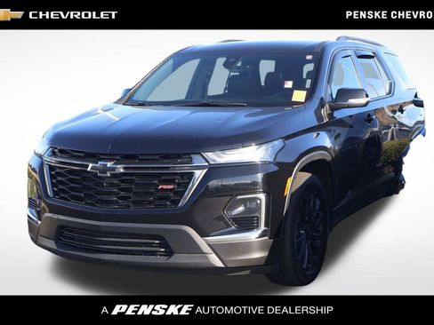 Used 2023 Chevrolet Traverse RS image 1
