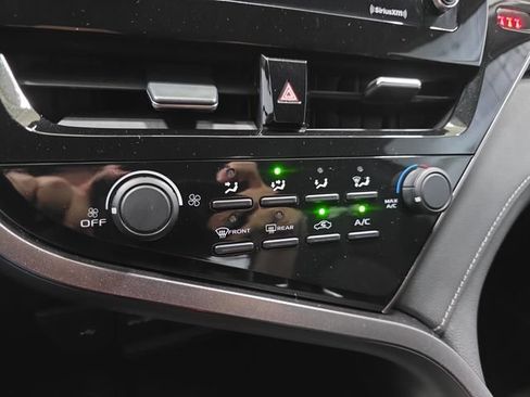 Used 2021 Toyota Camry LE FWD image 22