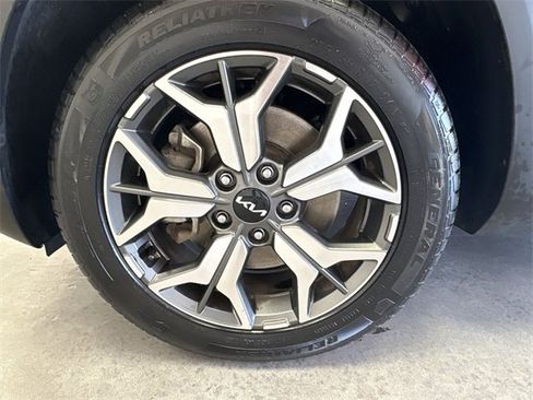 Used 2023 Kia Seltos EX image 13