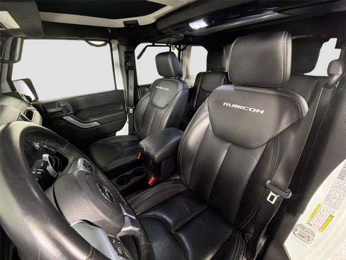 Used 2016 Jeep Wrangler Unlimited Rubicon AWD/4WD image 17