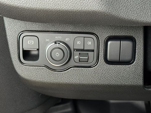 Used 2023 Mercedes-Benz Sprinter 2500 image 18