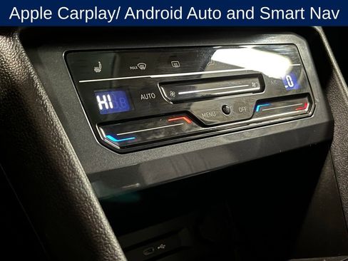 Used 2023 Volkswagen Tiguan SE w/ Panoramic Sunroof Package image 13