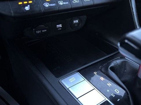 Used 2022 Hyundai Elantra Limited image 27