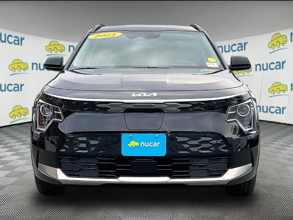 Used 2025 Kia Niro Wind w/ Wind Preserve Package FWD image 2