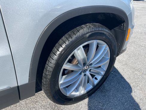 Used 2013 Volkswagen Tiguan SE image 37