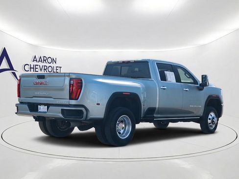 Used 2025 GMC Sierra 3500 Denali w/ Denali Reserve Package AWD/4WD image 4