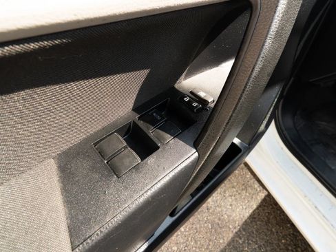 Used 2019 Toyota Corolla LE FWD image 30