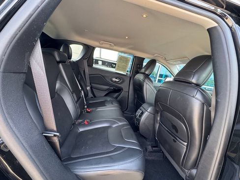 Used 2020 Jeep Cherokee Latitude Plus AWD/4WD image 27