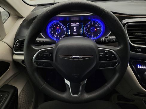 Used 2017 Chrysler Pacifica Touring Plus image 22