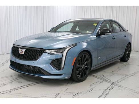 Used 2023 Cadillac CT4 V w/ LPO, ONYX Package image 4