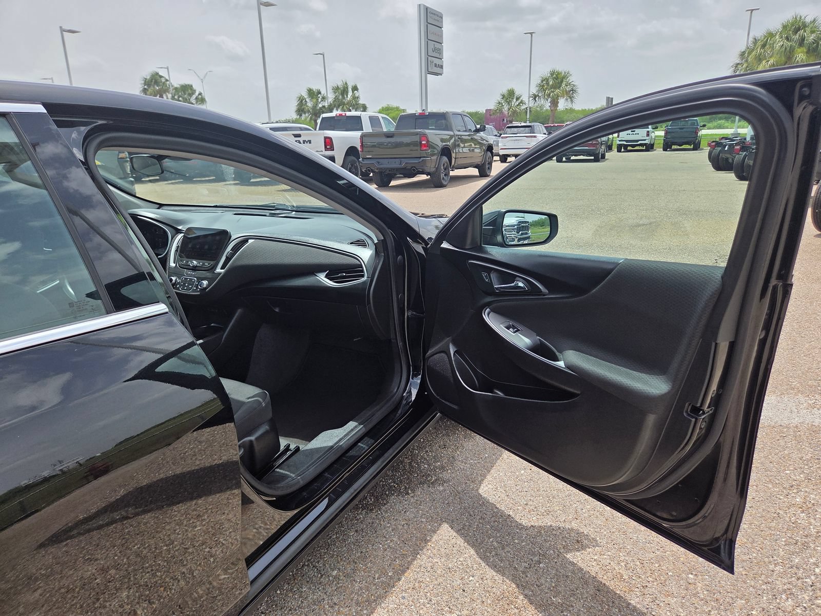 Used 2024 Chevrolet Malibu LT FWD image 18