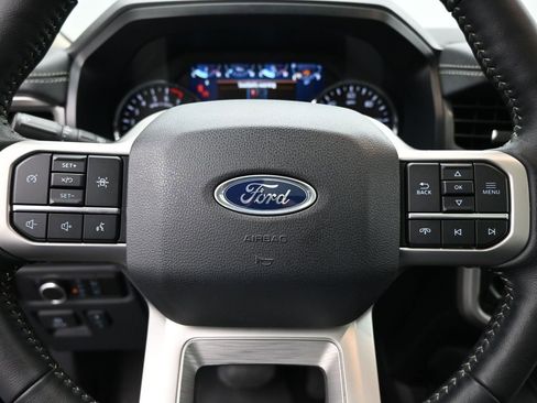 Used 2023 Ford Expedition XLT image 12