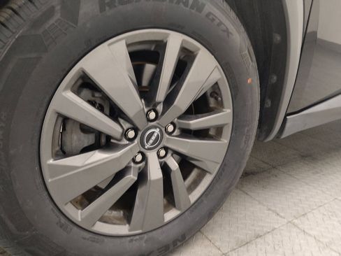 Used 2023 Nissan Pathfinder SV FWD image 31