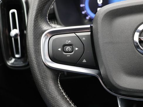 Used 2021 Volvo XC40 P8 Recharge w/ Advanced Package image 21