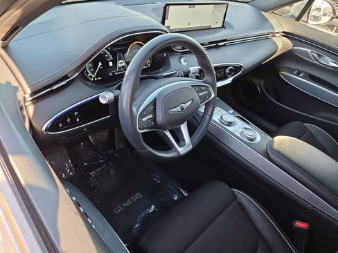 Used 2023 Genesis GV70 2.5T w/ Sport Prestige Package image 11