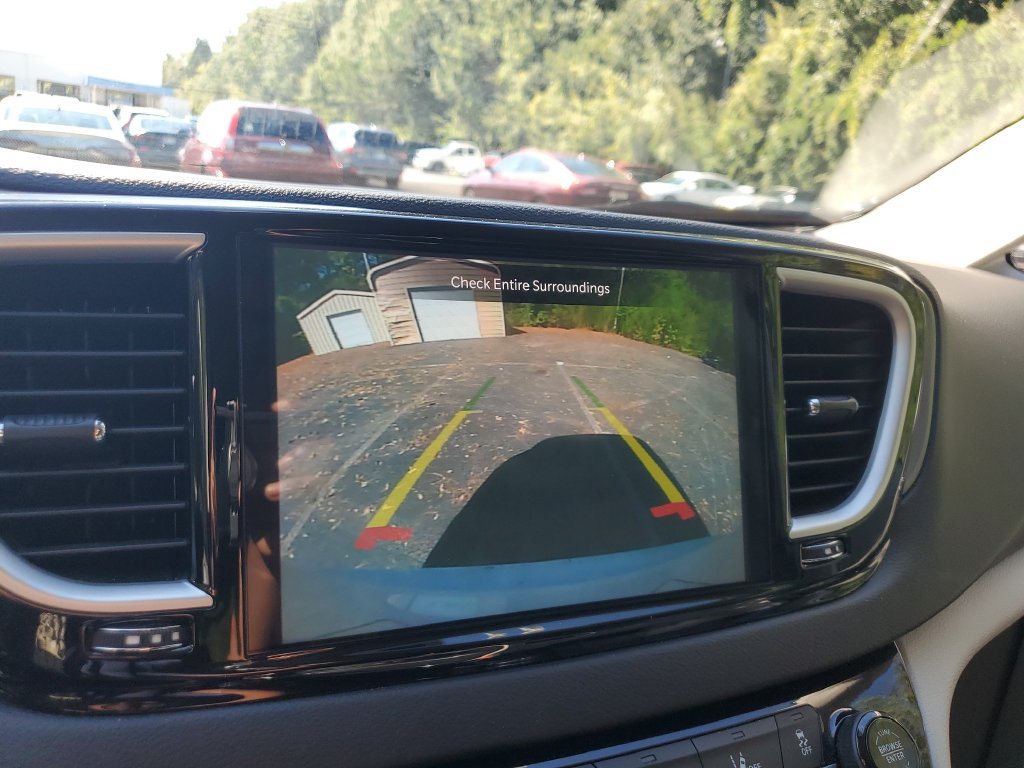 Used 2023 Chrysler Pacifica Touring-L FWD image 25