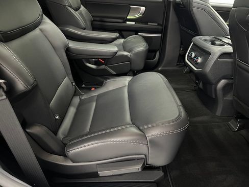 Used 2025 Ford Expedition Platinum AWD/4WD image 52