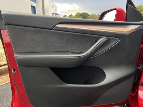 Used 2022 Tesla Model Y Performance AWD/4WD image 9