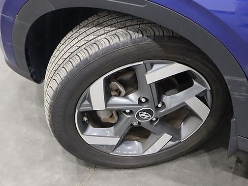 Used 2022 Hyundai Venue SEL image 34