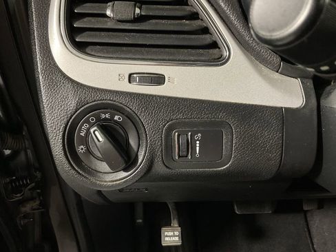 Used 2017 Dodge Journey SE image 22