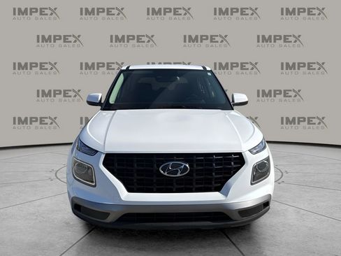 Used 2025 Hyundai Venue SE image 8