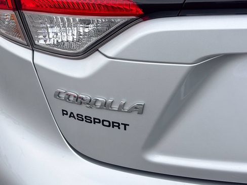 Used 2025 Toyota Corolla LE FWD image 13
