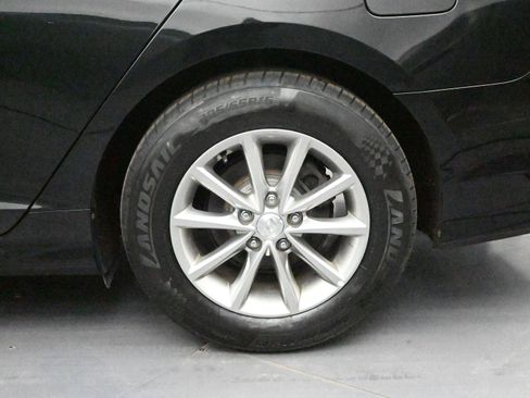 Used 2018 Hyundai Sonata SE FWD image 12