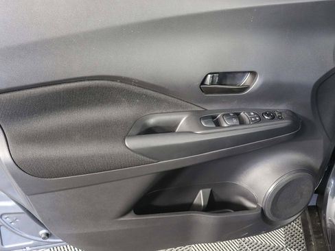 New 2025 Nissan Kicks Play S image 37