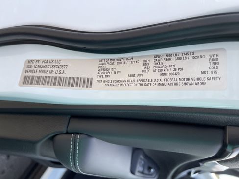 New 2025 Jeep Grand Cherokee Altitude image 29