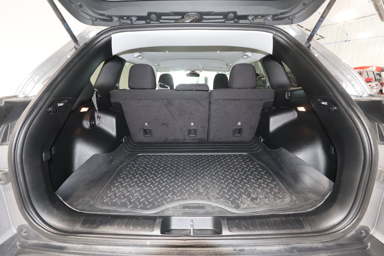 Used 2019 Jeep Cherokee Latitude w/ Popular Appearance Group FWD image 15