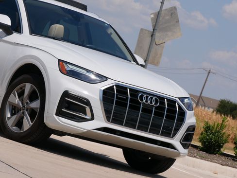 Used 2023 Audi Q5 2.0T Premium Plus w/ Premium Plus Package AWD/4WD image 36
