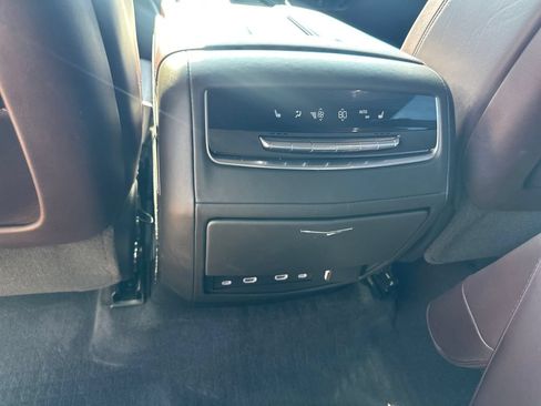 Certified 2023 Cadillac Escalade ESV Premium Luxury Platinum w/ Heavy-Duty Trailer Package AWD/4WD image 31