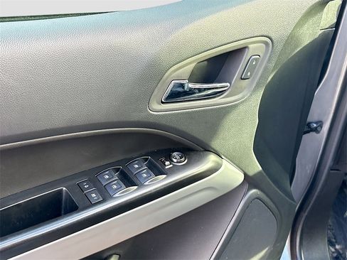 Used 2022 Chevrolet Colorado LT w/ Luxury Package image 17
