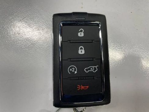 Used 2023 Jeep Grand Cherokee L Limited w/ Black Appearance Package AWD/4WD image 19