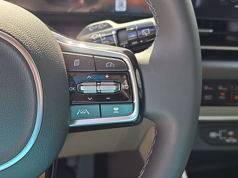 New 2026 Kia Carnival FWD image 31